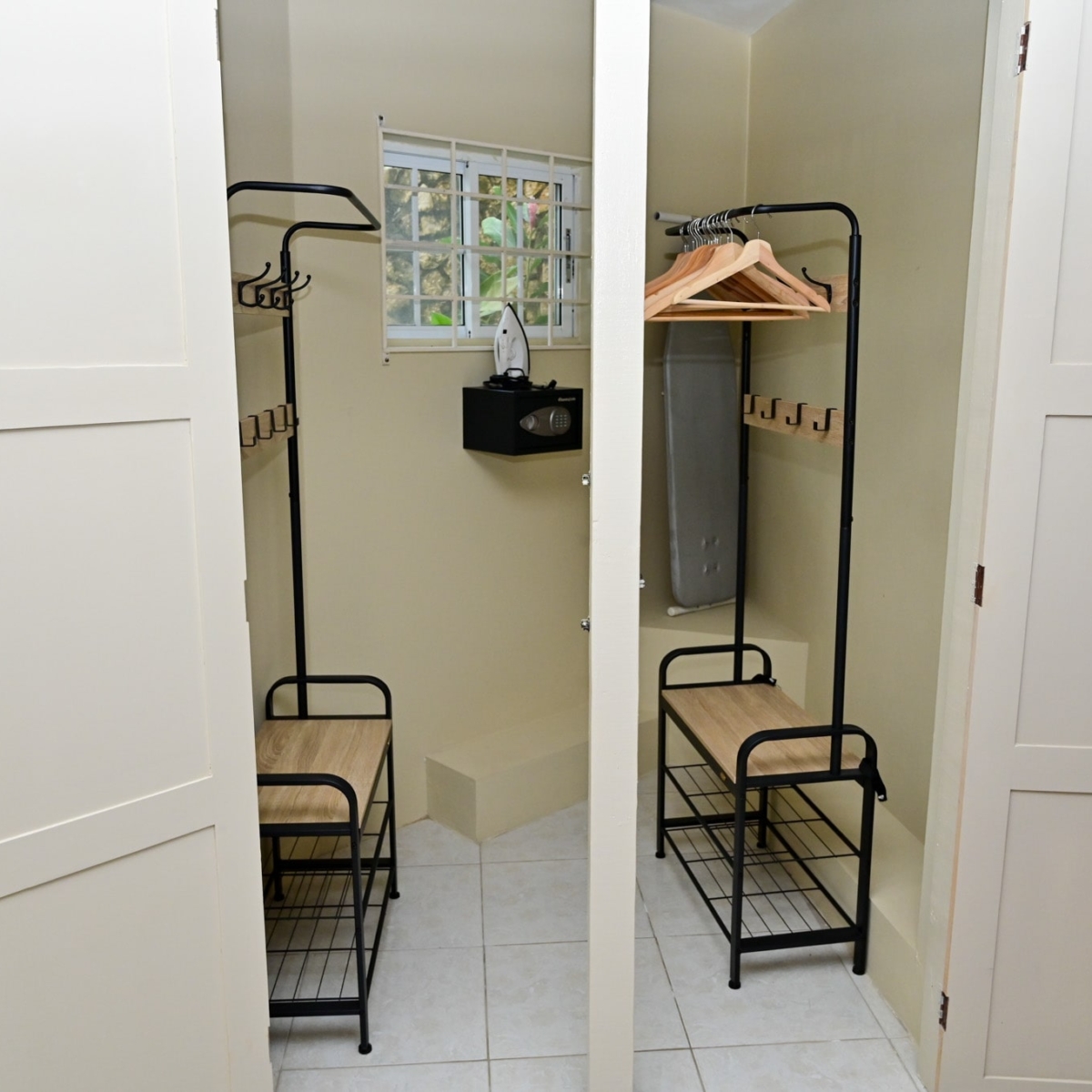 Bedroom 6 – Closet-min